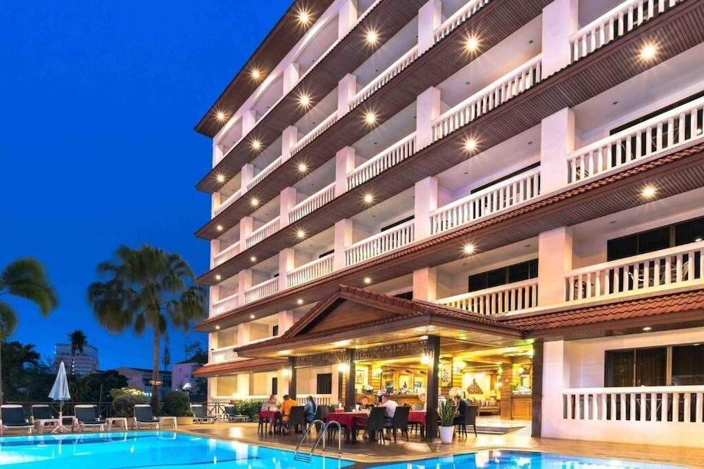 The Residence Garden Pattaya Buitenkant foto
