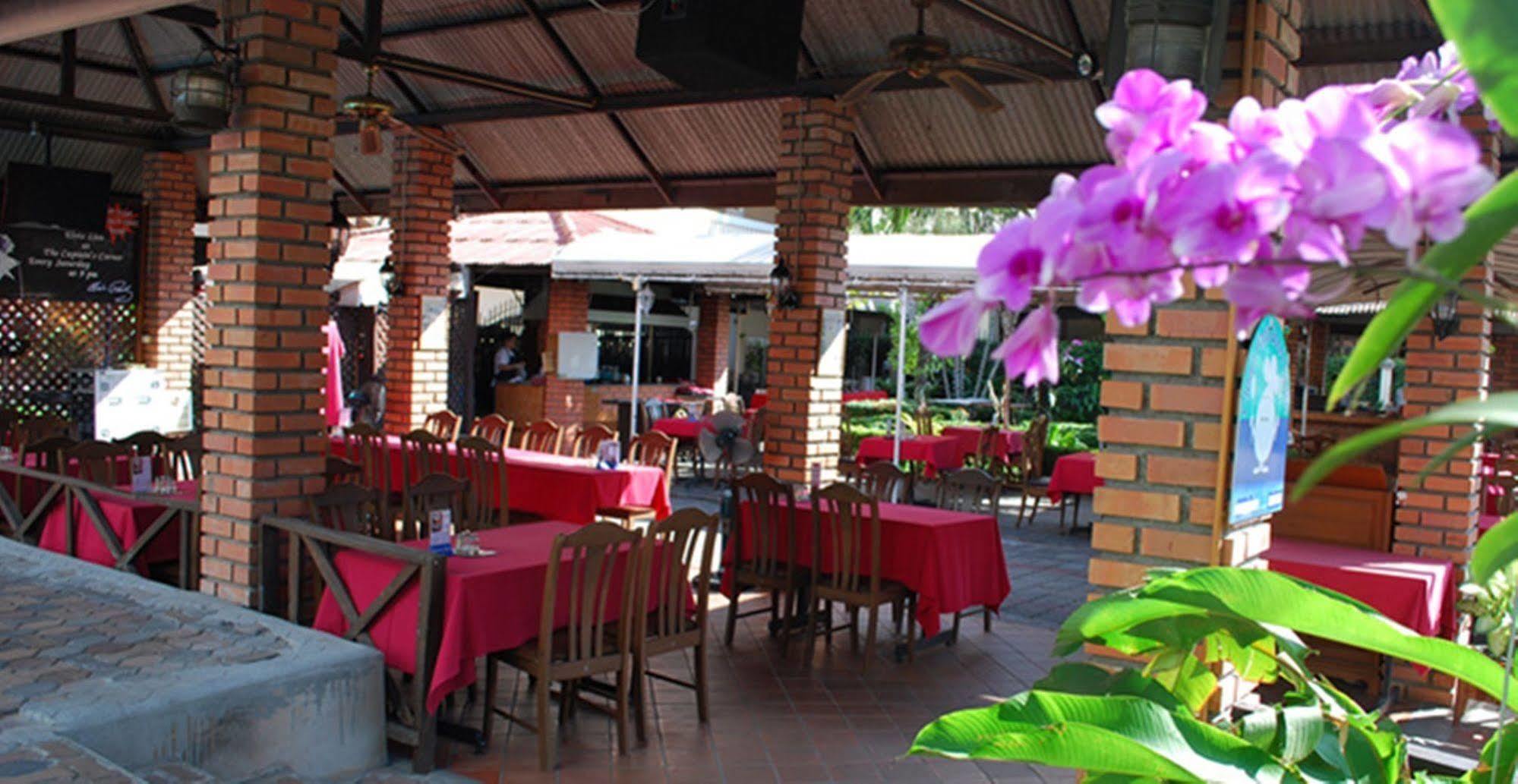 The Residence Garden Pattaya Buitenkant foto